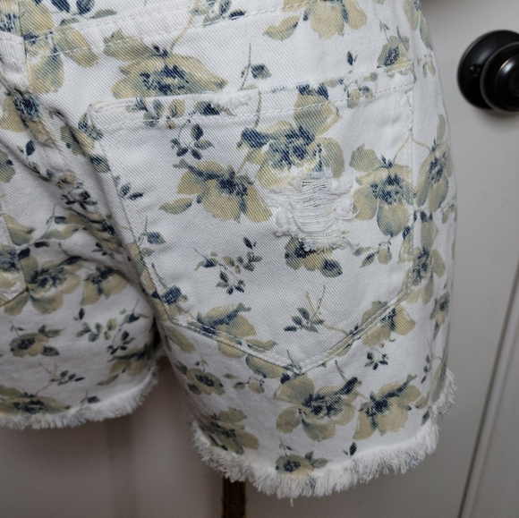 KanCan Floral Summer High Rise Shorts 100% Cotton Size Medium - Picture 5 of 8